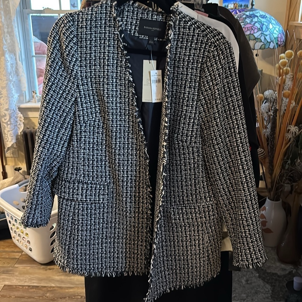 Banana republic Black & White Tweed coat with distressed accents. size L. - Picture 2 of 9